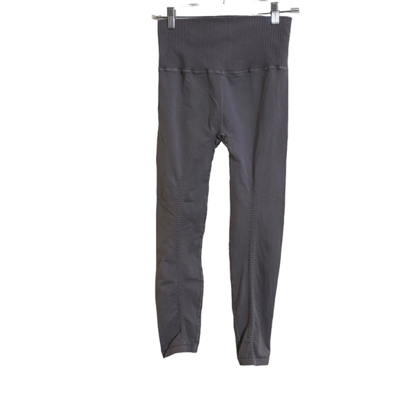 Free People Movement Muted Lavender Leggings Activewear Yoga Cut Outs - Picture 4 of 8